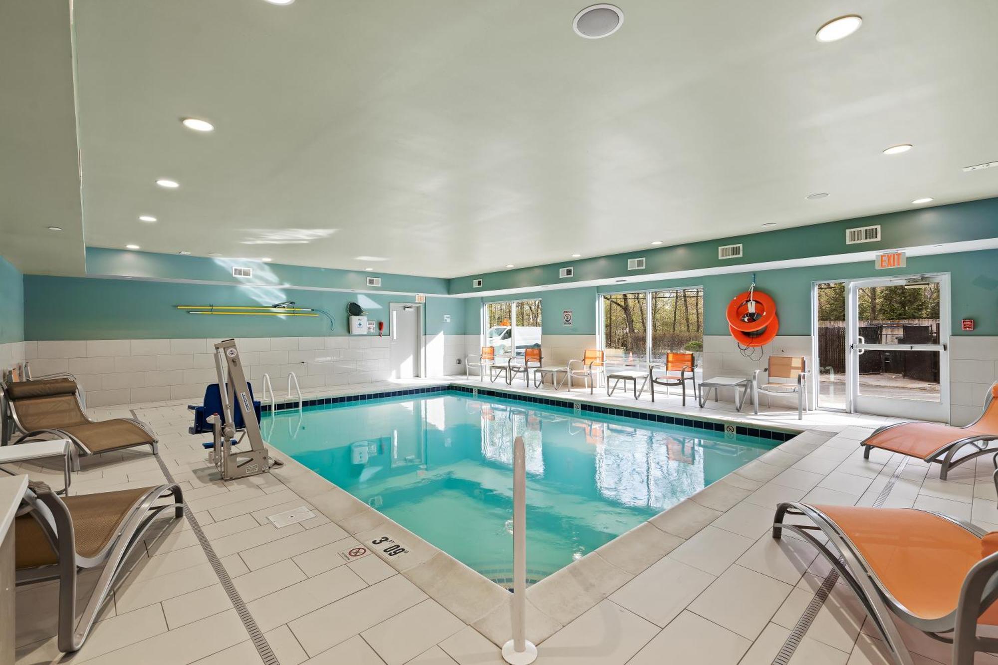Holiday Inn Express & Suites - North Brunswick By Ihg Luaran gambar